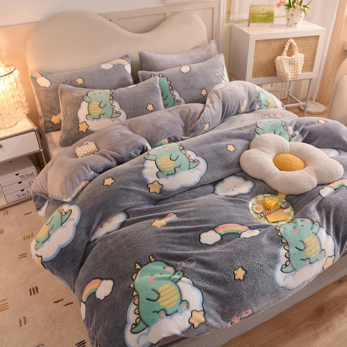 91家纺网 家纺一手货源 找家纺 慕梵家居2025新款雪花绒被套 小恐龙