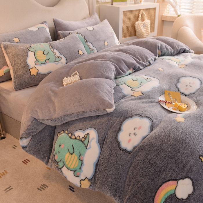 91家纺网 家纺一手货源 找家纺 慕梵家居2025新款雪花绒被套 小恐龙