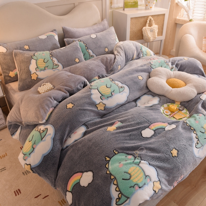 91家纺网 家纺一手货源 找家纺 慕梵家居2025新款雪花绒被套 小恐龙