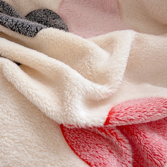 91家纺网 家纺一手货源 找家纺 慕梵家居2025新款雪花绒被套 心动符号