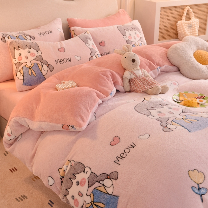 91家纺网 家纺一手货源 找家纺 慕梵家居2025新款雪花绒被套 樱桃女孩