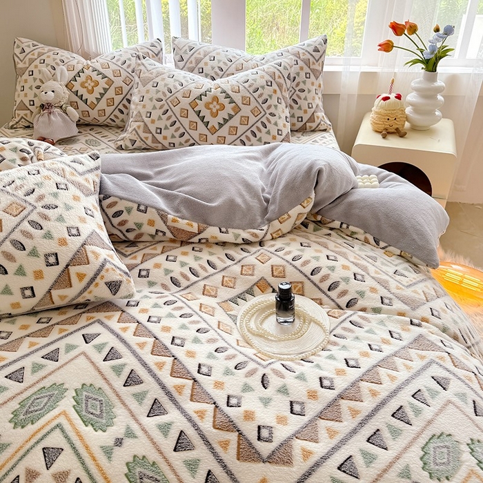 91家纺网 家纺一手货源 找家纺 慕梵家居2025新款雪花绒被套 月光几何