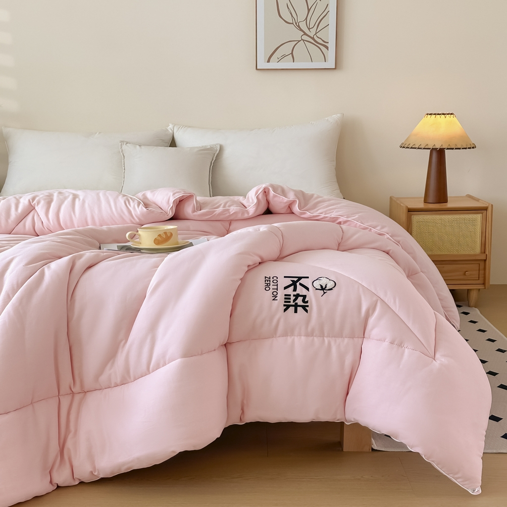 91家纺网 家纺一手货源 找家纺 尊妙被业2026新款全棉棉花被-云朵不染	 云朵不染-全棉粉