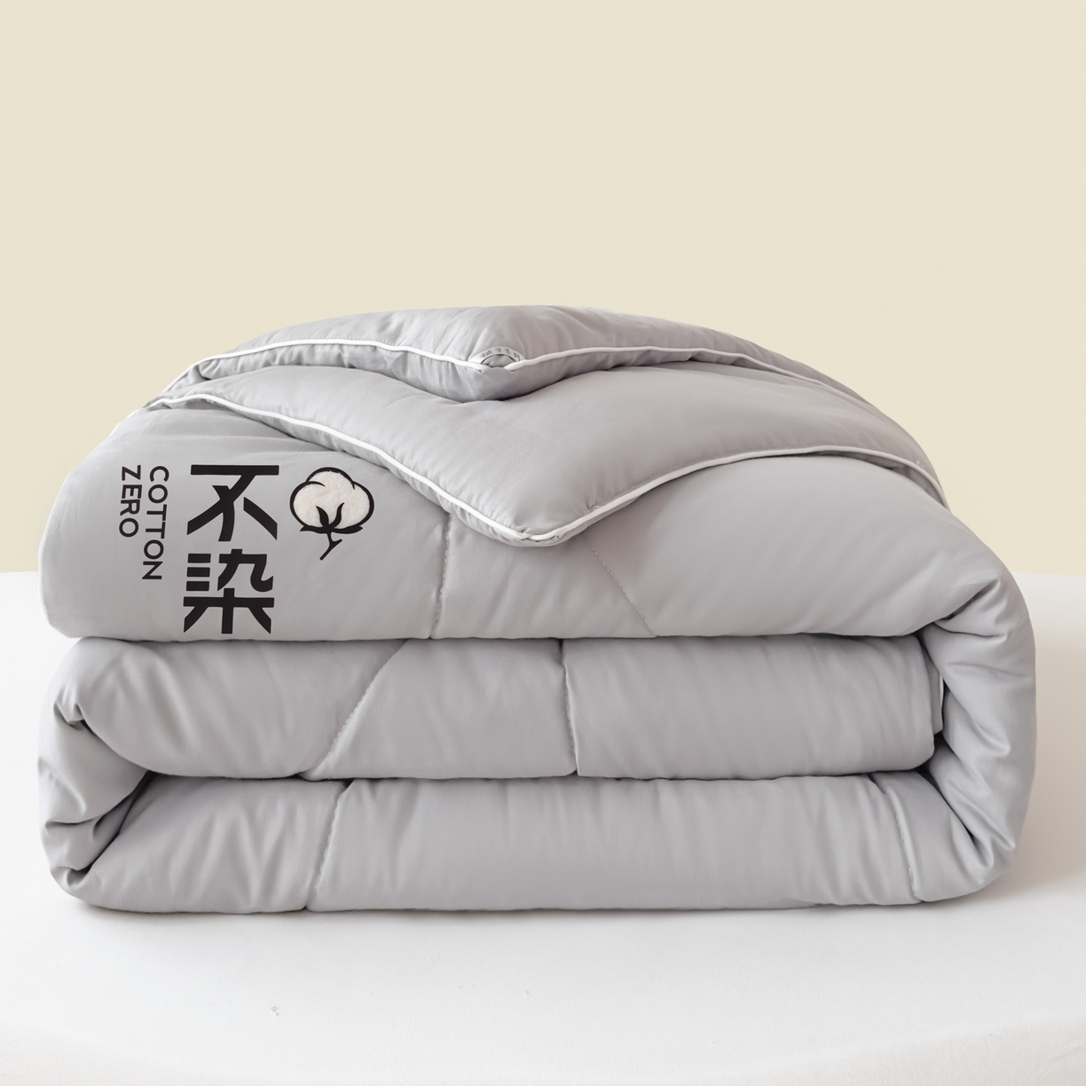 91家纺网 家纺一手货源 找家纺 尊妙被业2026新款全棉棉花被-云朵不染	 云朵不染-全棉灰