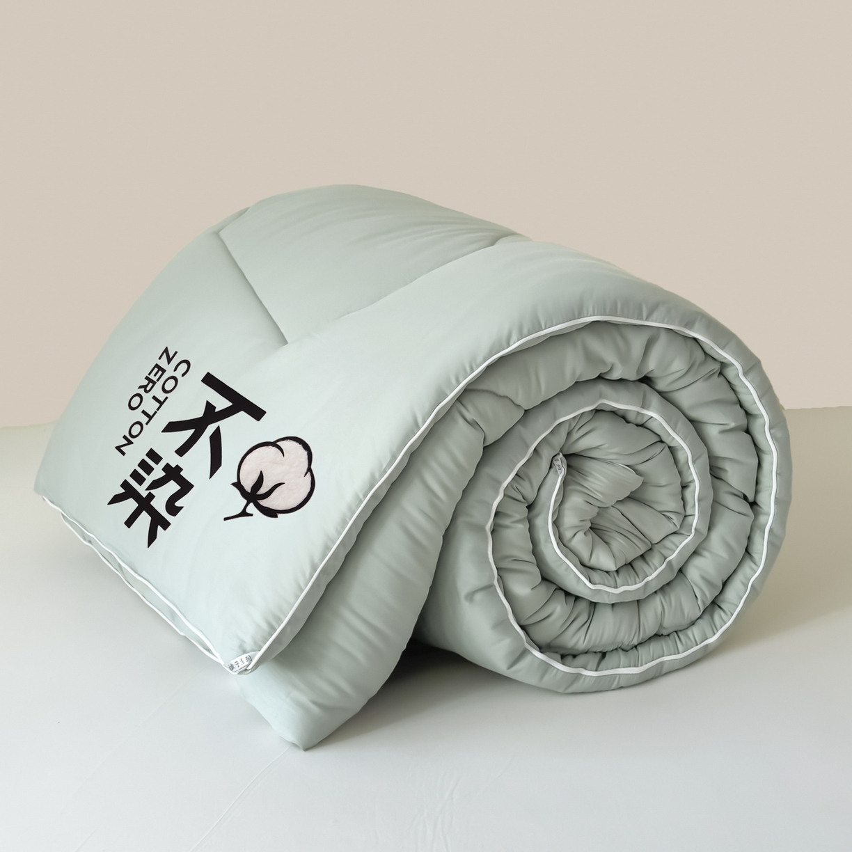 91家纺网 家纺一手货源 找家纺 尊妙被业2026新款全棉棉花被-云朵不染	 云朵不染-全棉绿