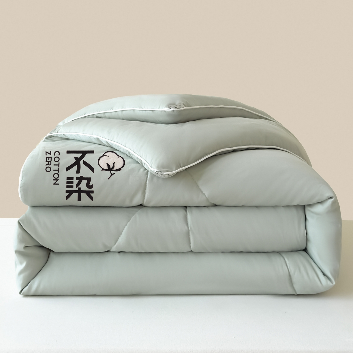 91家纺网 家纺一手货源 找家纺 尊妙被业2026新款全棉棉花被-云朵不染	 云朵不染-全棉绿
