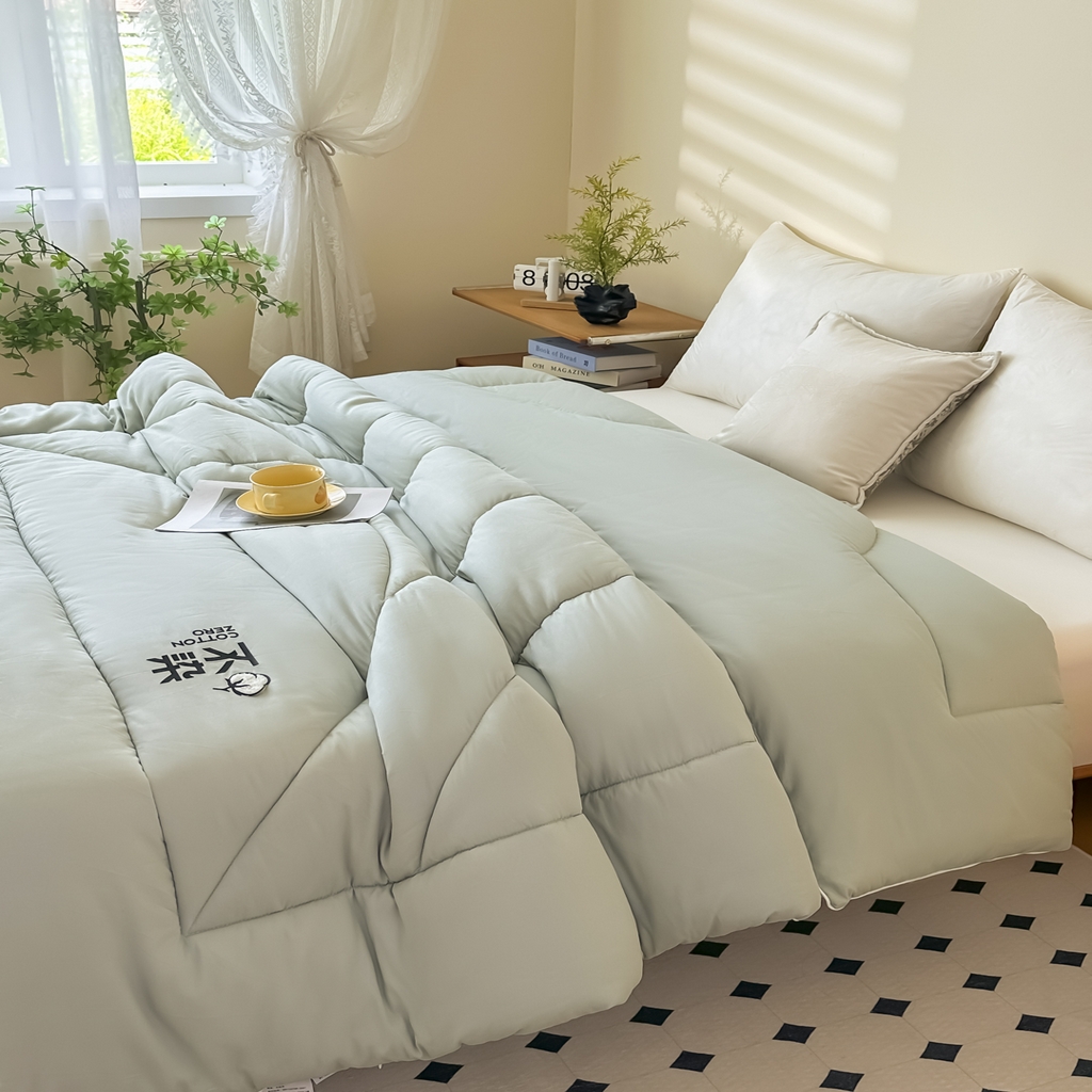 91家纺网 家纺一手货源 找家纺 尊妙被业2026新款全棉棉花被-云朵不染	 云朵不染-全棉绿