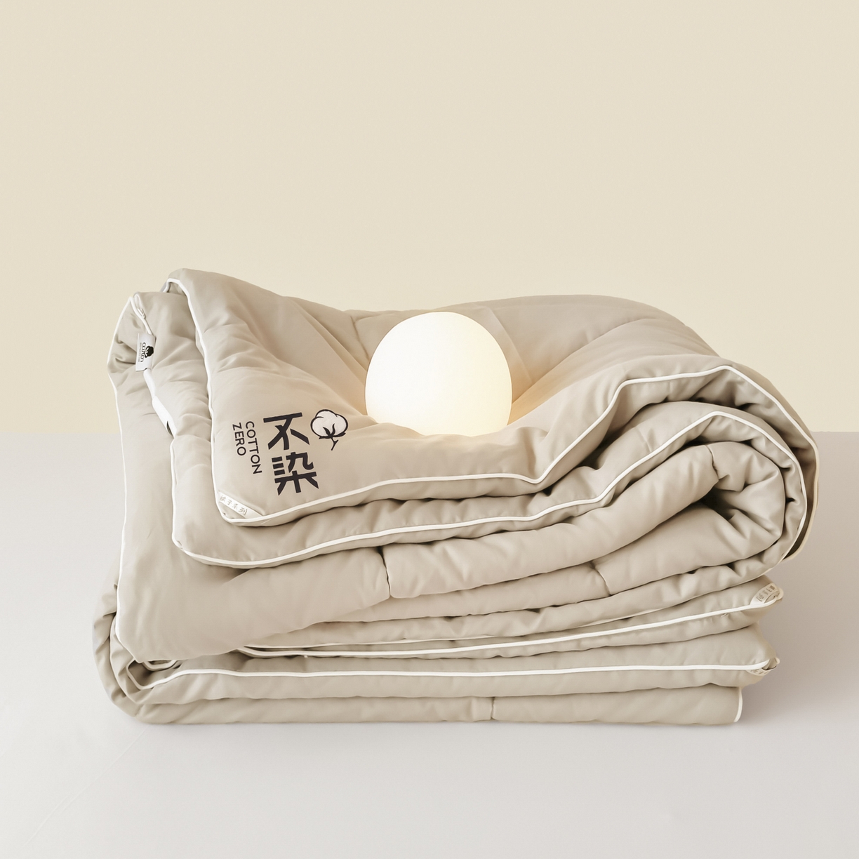 91家纺网 家纺一手货源 找家纺 尊妙被业2026新款全棉棉花被-云朵不染	 云朵不染-全棉米驼