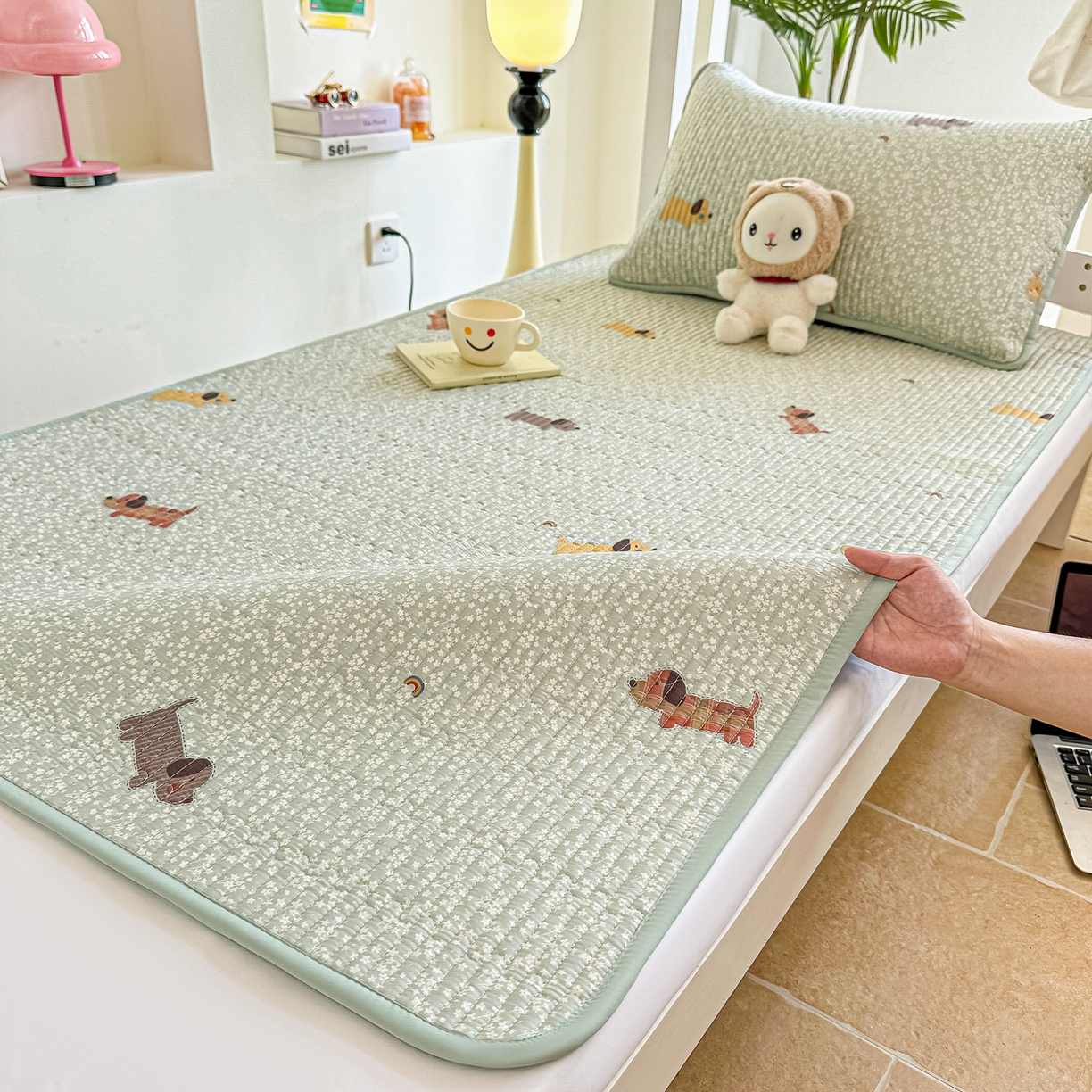 91家纺网 家纺一手货源 找家纺 恒尚居 2025新款A类全棉印花夹棉床盖四季款-系列一 【布丁狗】全棉-四季款