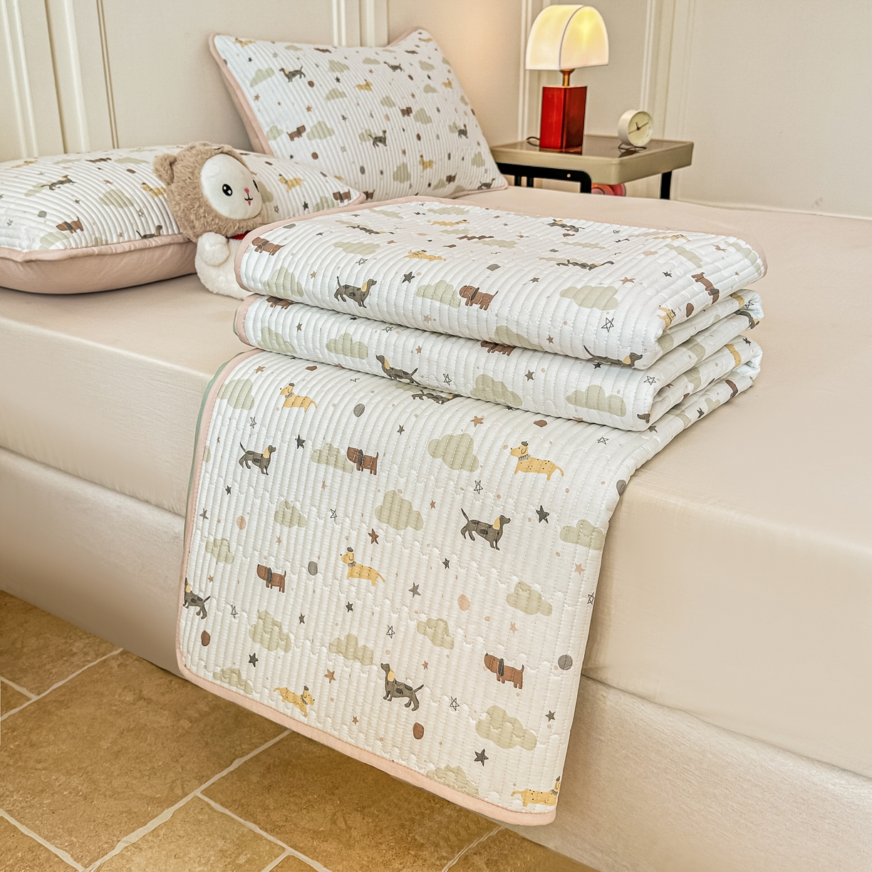 91家纺网 家纺一手货源 找家纺 恒尚居 2025新款A类全棉印花夹棉床盖四季款-系列一 【大耳狗】全棉-四季款