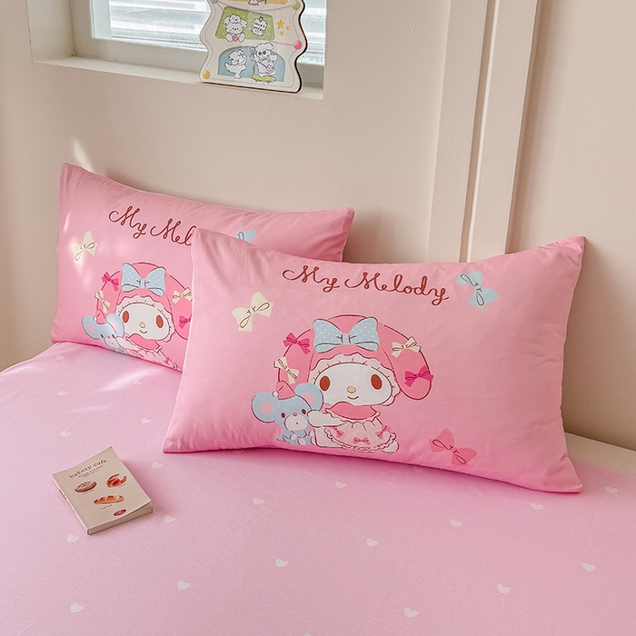 91家纺网 家纺一手货源 找家纺 玉元坊 2025新款大版三丽鸥系列全棉纯棉床单纯棉床裙三四件套简约款 玩偶美乐蒂