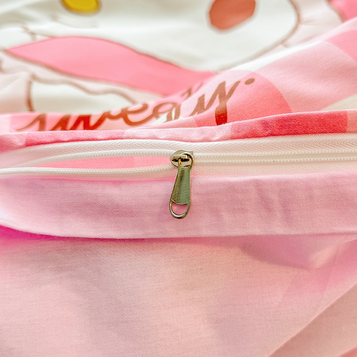 91家纺网 家纺一手货源 找家纺 玉元坊 2025新款大版三丽鸥系列全棉纯棉床单纯棉床裙三四件套简约款 玩偶美乐蒂