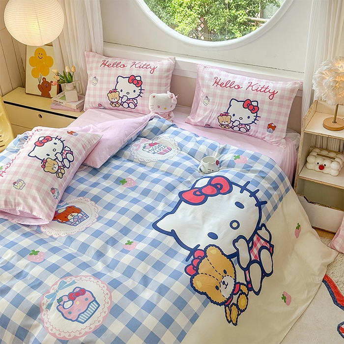 91家纺网 家纺一手货源 找家纺 玉元坊 2025新款大版三丽鸥系列全棉纯棉床单纯棉床裙三四件套简约款 凯蒂猫和熊