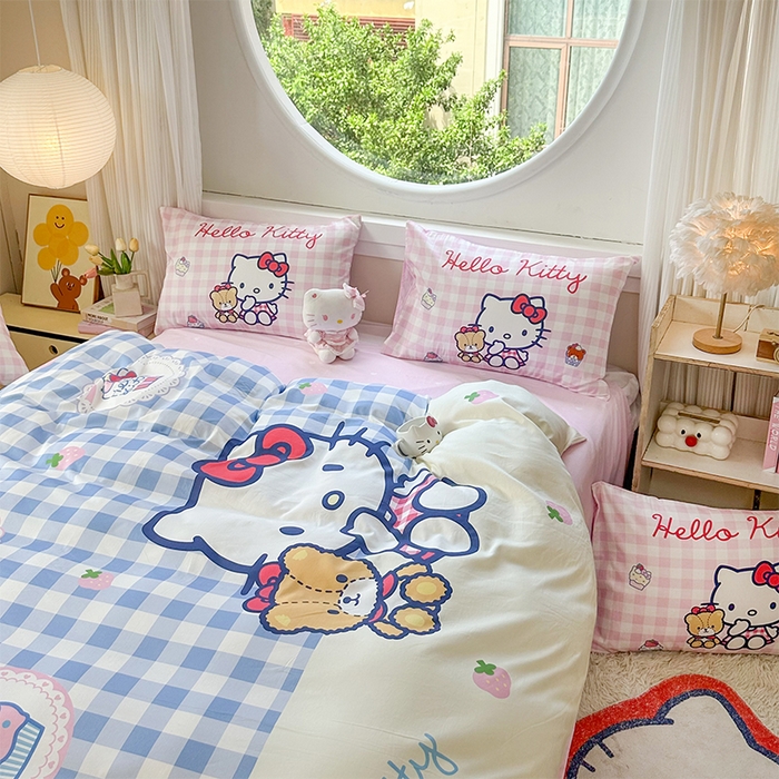 91家纺网 家纺一手货源 找家纺 玉元坊 2025新款大版三丽鸥系列全棉纯棉床单纯棉床裙三四件套简约款 凯蒂猫和熊