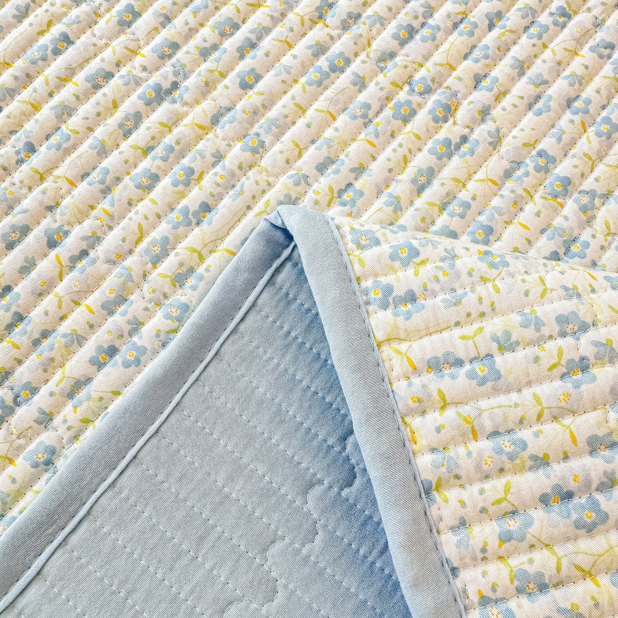 91家纺网 家纺一手货源 找家纺 恒尚居 2025新款A类全棉印花夹棉床盖四季款-系列一 【雪兰】全棉-四季款