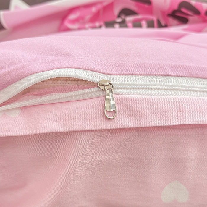 91家纺网 家纺一手货源 找家纺 玉元坊 2025新款大版三丽鸥系列全棉纯棉床单纯棉床裙三四件套简约款 凯蒂宝贝