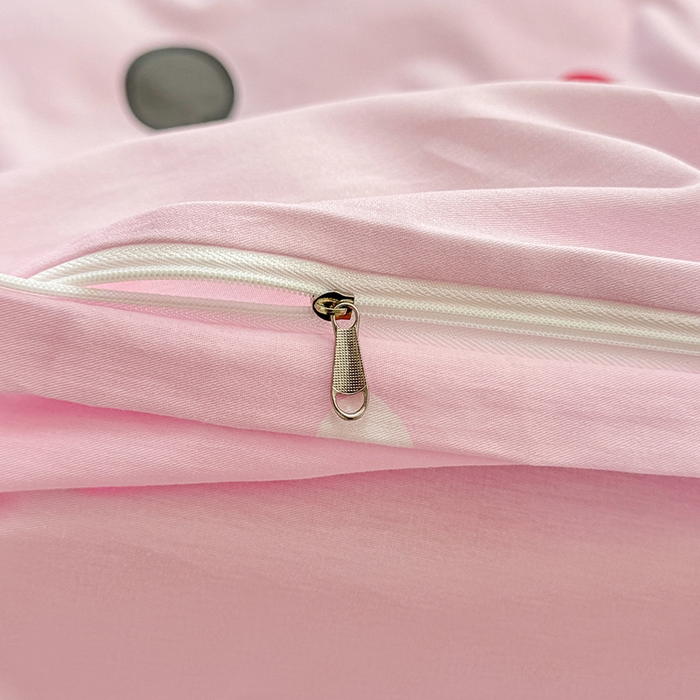 91家纺网 家纺一手货源 找家纺 玉元坊 2025新款大版三丽鸥系列全棉纯棉床单纯棉床裙三四件套简约款 美味库洛米