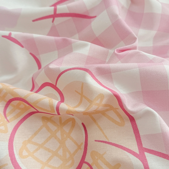 91家纺网 家纺一手货源 找家纺 玉元坊 2025新款大版三丽鸥系列全棉纯棉床单纯棉床裙三四件套简约款 心动凯蒂