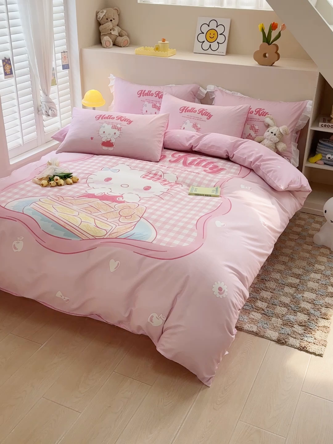 91家纺网 家纺一手货源 找家纺 玉元坊 2025新款大版三丽鸥系列全棉纯棉床单纯棉床裙三四件套简约款 心动凯蒂