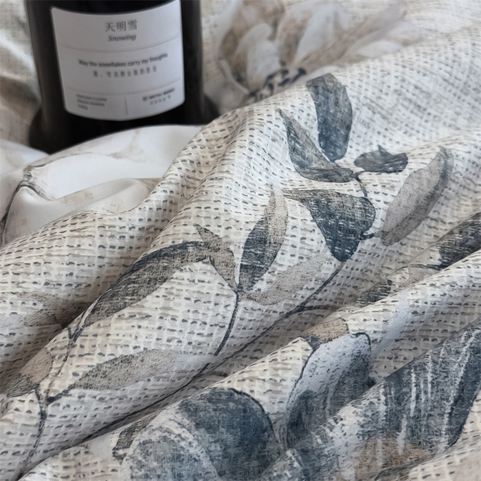 91家纺网 家纺一手货源 找家纺 朵希曼 2026新款全棉贡缎大版数码印花系列 颜玉