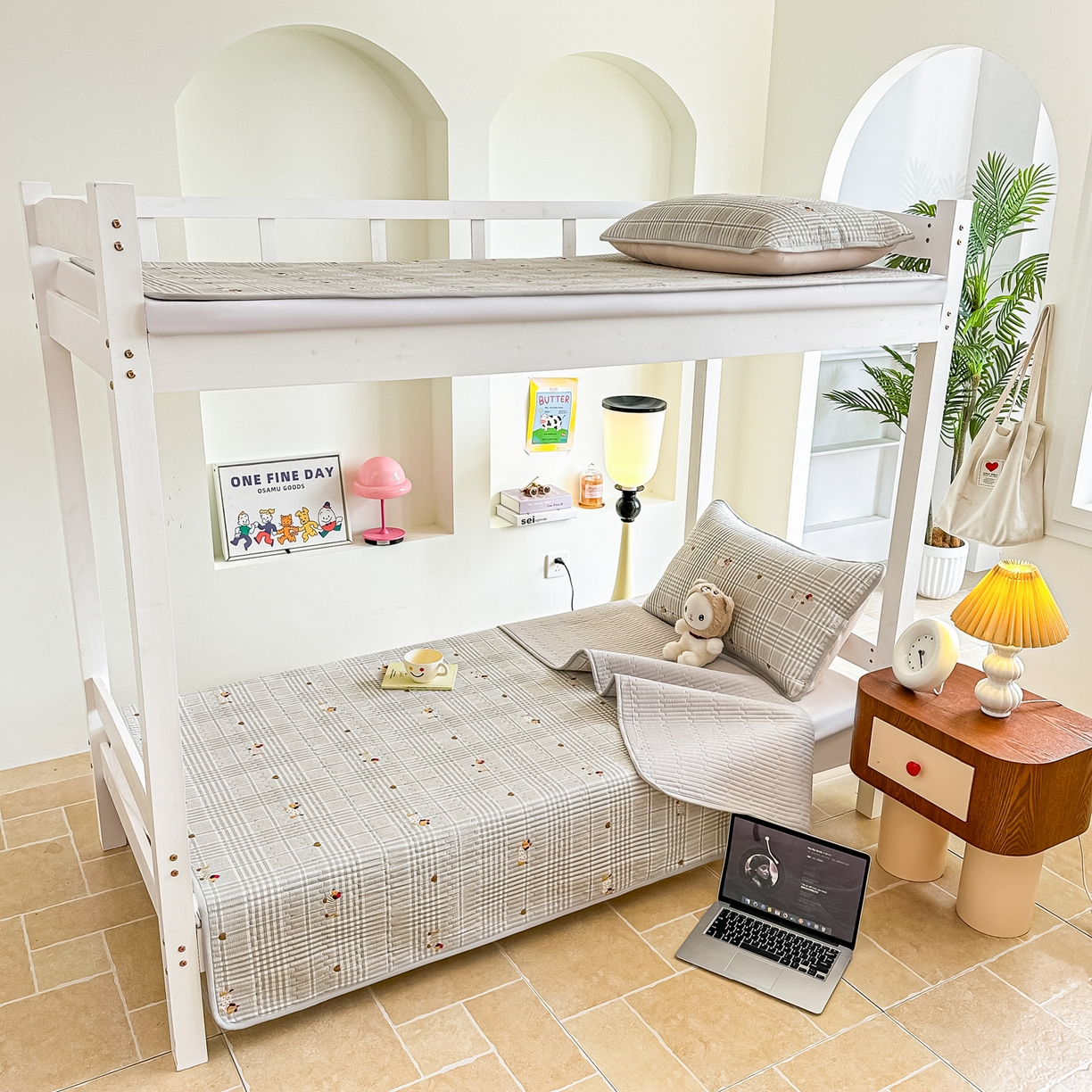 91家纺网 家纺一手货源 找家纺 恒尚居 2025新款A类全棉印花夹棉床盖四季款-系列二 【腊肠狗狗】全棉-四季款