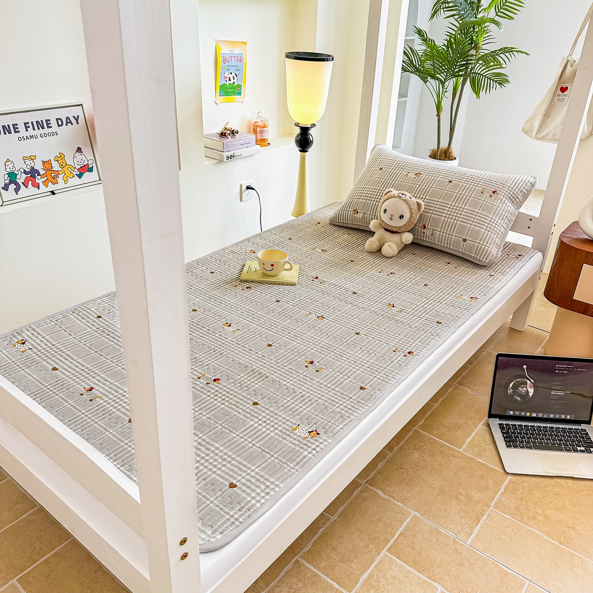 91家纺网 家纺一手货源 找家纺 恒尚居 2025新款A类全棉印花夹棉床盖四季款-系列二 【腊肠狗狗】全棉-四季款