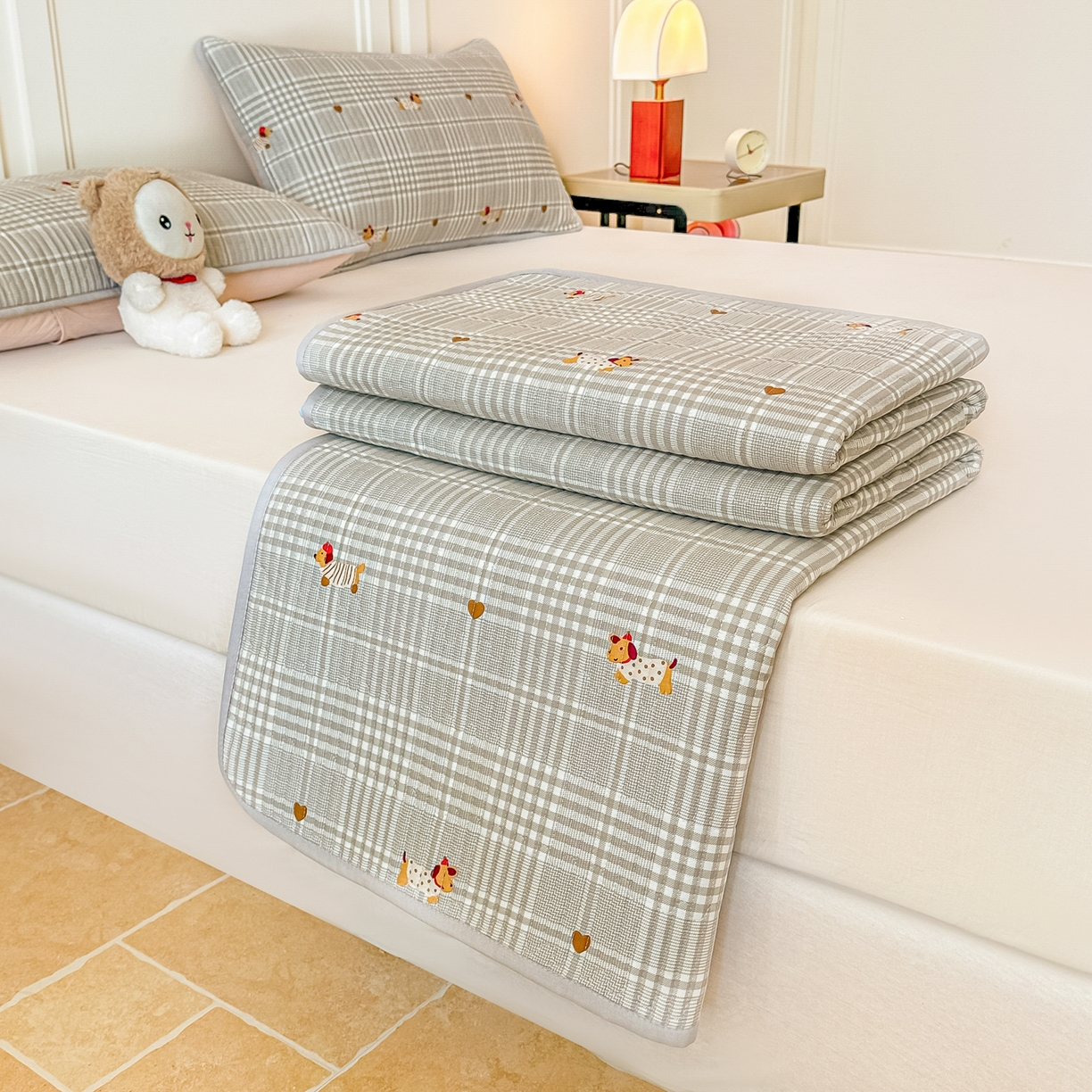 91家纺网 家纺一手货源 找家纺 恒尚居 2025新款A类全棉印花夹棉床盖四季款-系列二 【腊肠狗狗】全棉-四季款