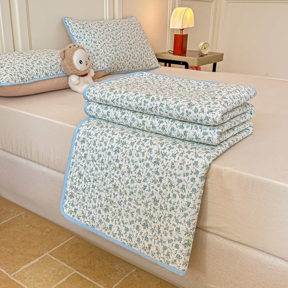 91家纺网 家纺一手货源 找家纺 恒尚居 2025新款A类全棉印花夹棉床盖四季款-系列二 【蓝韵】全棉-四季款