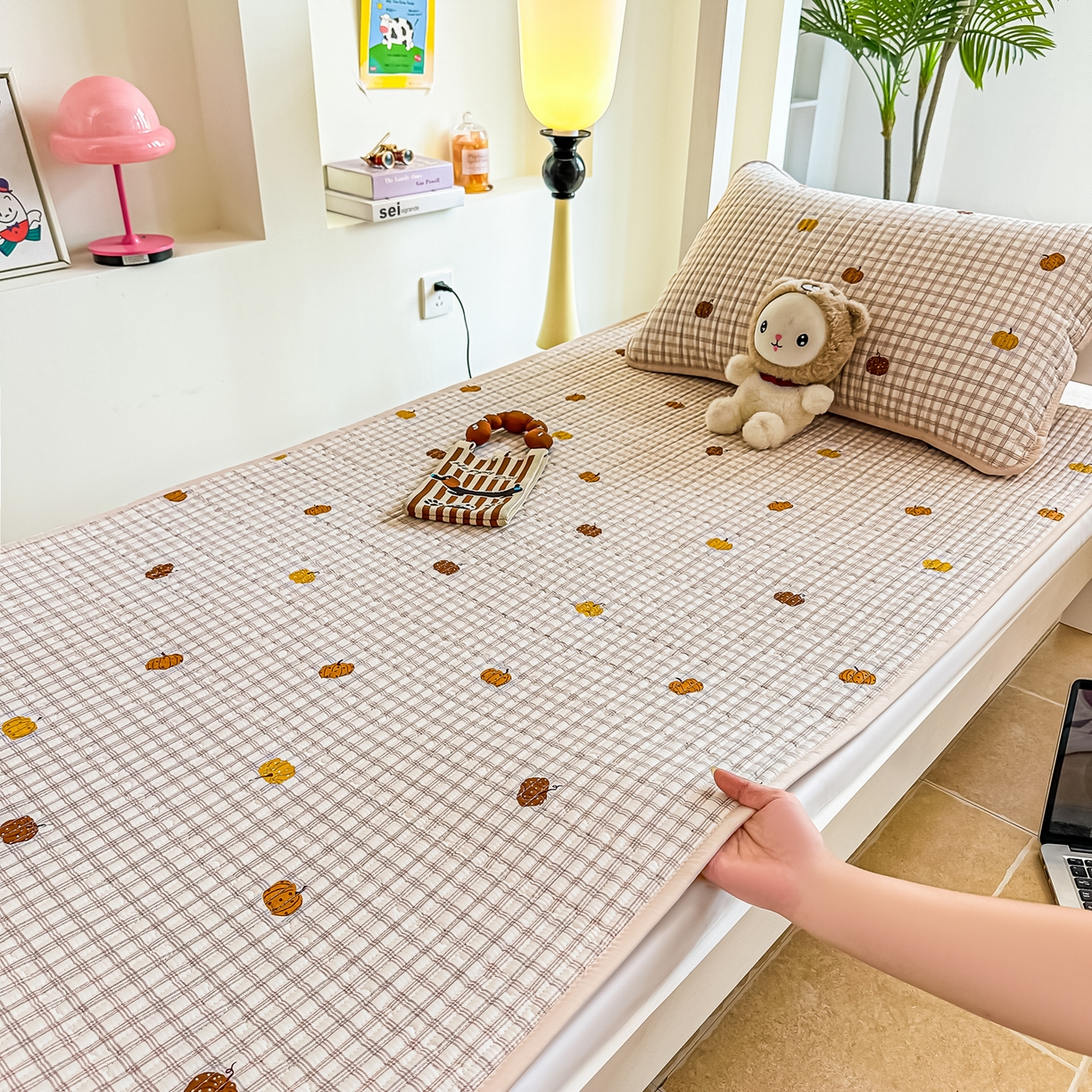 91家纺网 家纺一手货源 找家纺 恒尚居 2025新款A类全棉印花夹棉床盖四季款-系列二 【南瓜奇趣】全棉-四季款