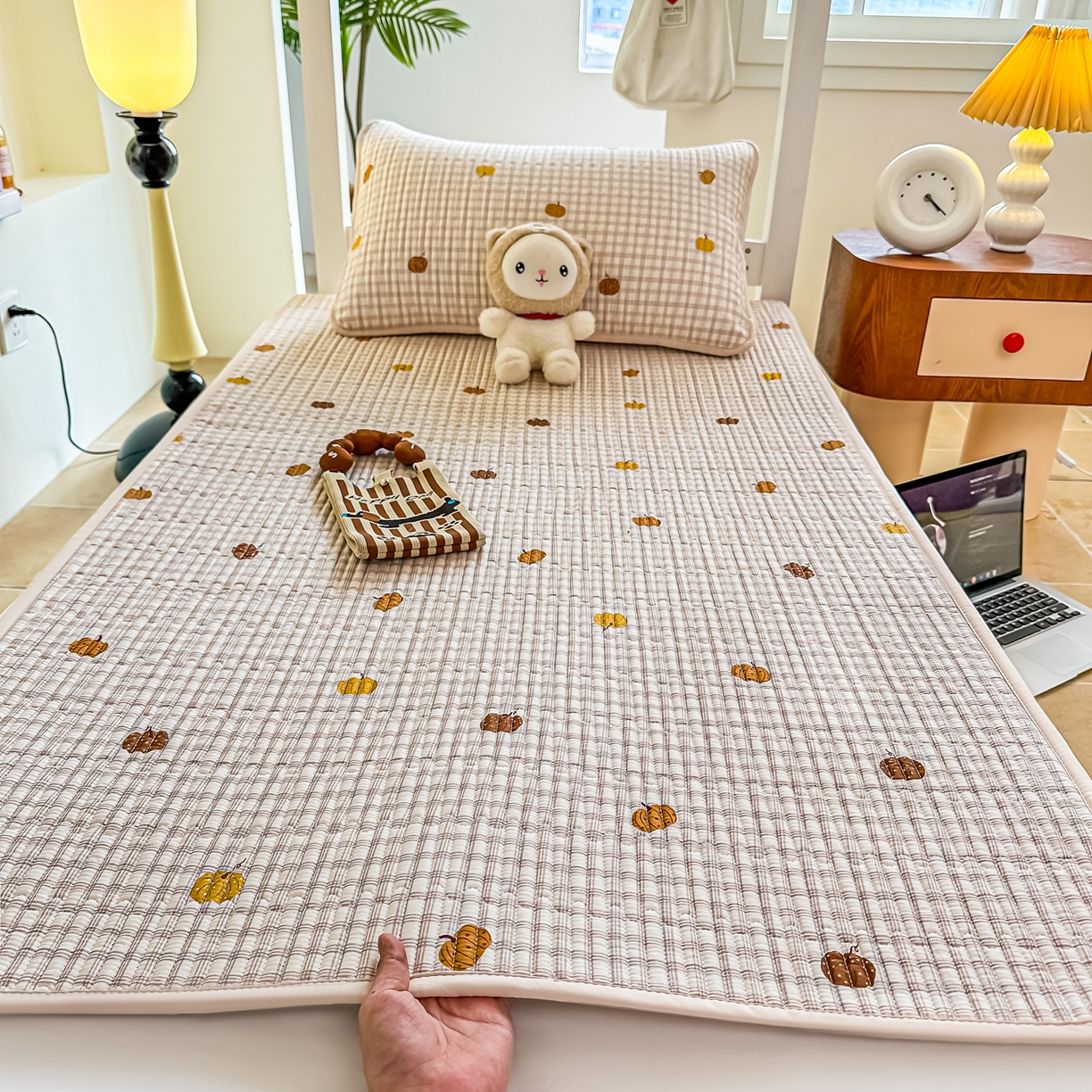 91家纺网 家纺一手货源 找家纺 恒尚居 2025新款A类全棉印花夹棉床盖四季款-系列二 【南瓜奇趣】全棉-四季款