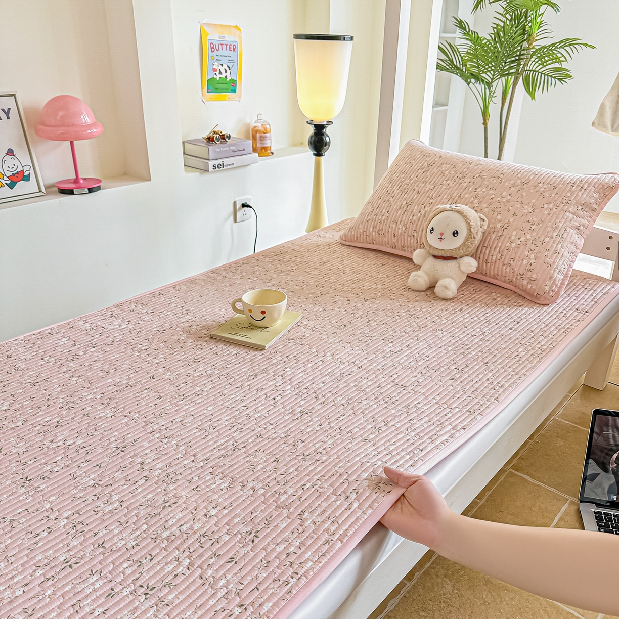 91家纺网 家纺一手货源 找家纺 恒尚居 2025新款A类全棉印花夹棉床盖四季款-系列二 【樱花灿灿】全棉-四季款