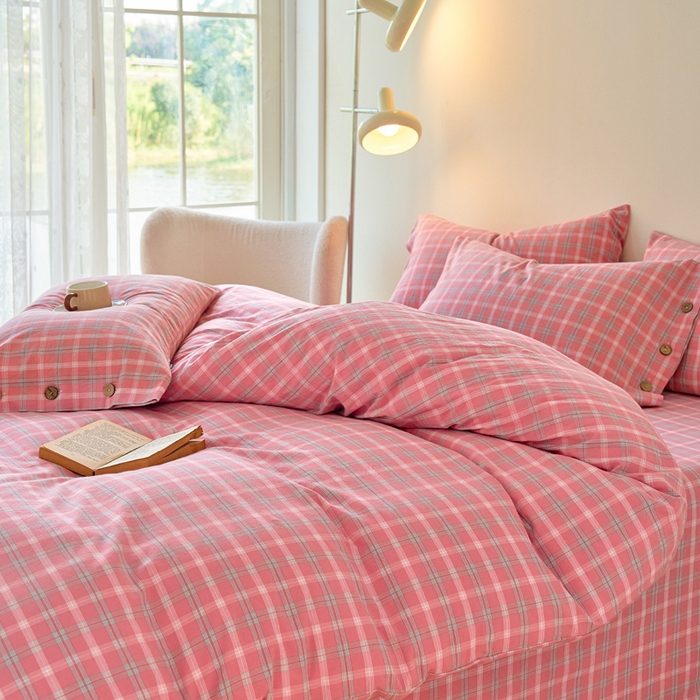 91家纺网 家纺一手货源 找家纺 贝尔 PELLHOME 全棉色织水洗棉格子单被套（可抖音代发） 梦田-粉
