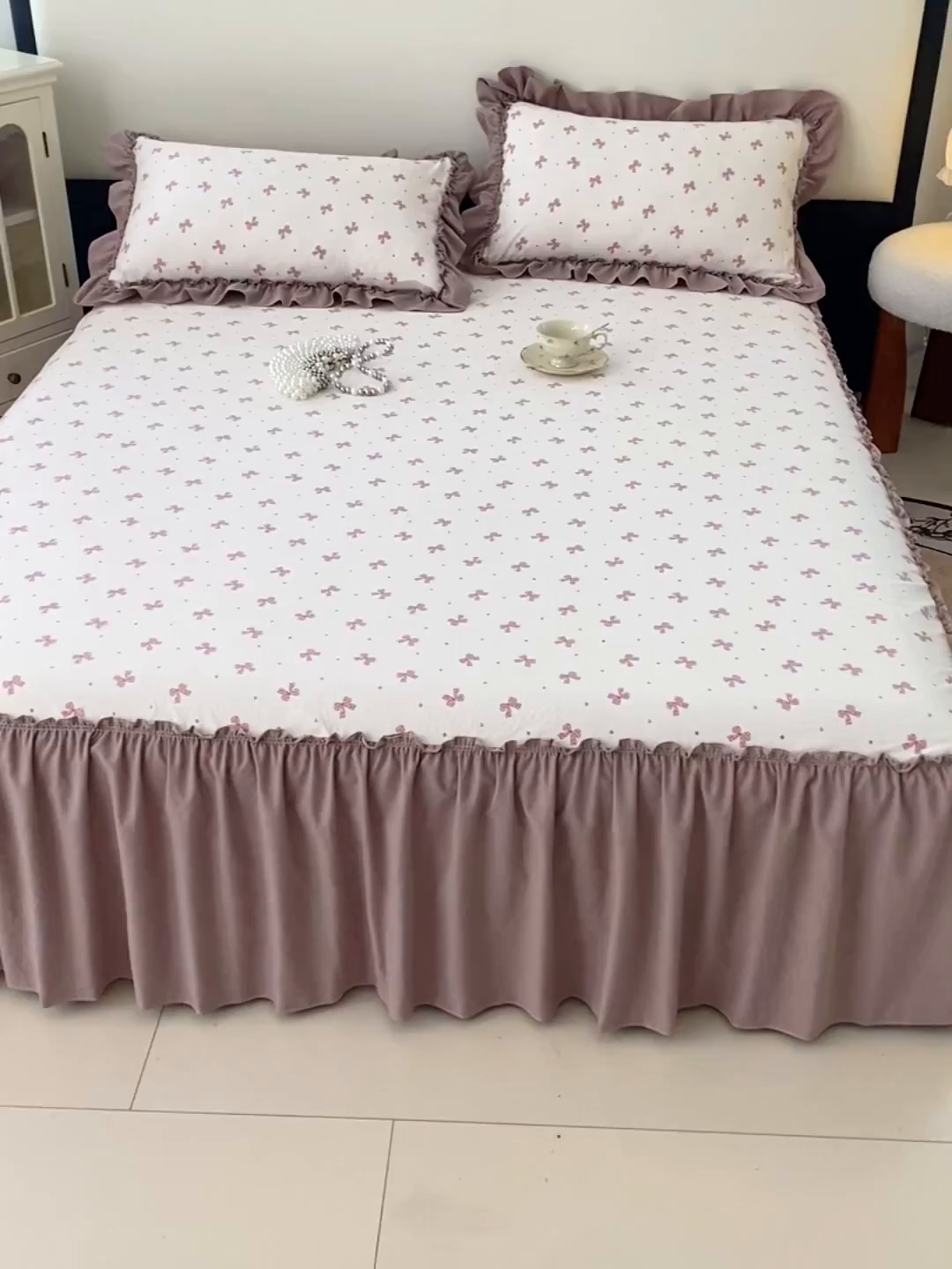 91家纺网 家纺一手货源 找家纺 梦舒羽 2025新款水洗珍珠棉单件床裙双层纱床垫保护罩三件套 怦然心动