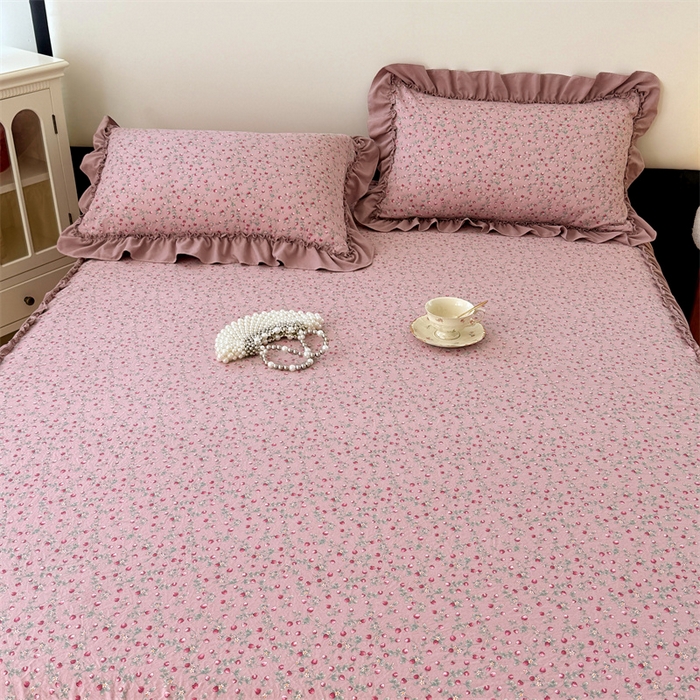 91家纺网 家纺一手货源 找家纺 梦舒羽 2025新款水洗珍珠棉单件床裙双层纱床垫保护罩三件套 樱桃季