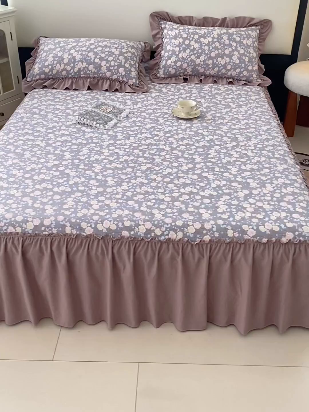 91家纺网 家纺一手货源 找家纺 梦舒羽 2025新款水洗珍珠棉单件床裙双层纱床垫保护罩三件套 云裳花谷