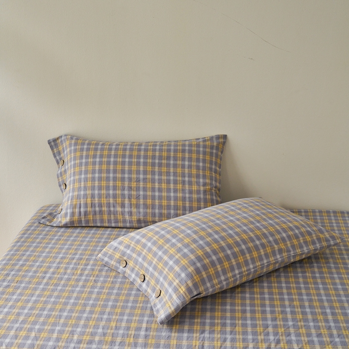 91家纺网 家纺一手货源 找家纺 贝尔 PELLHOME 全棉纽扣色织水洗棉格子四件套单品系列-单枕套（可抖音代发） 梦田-灰