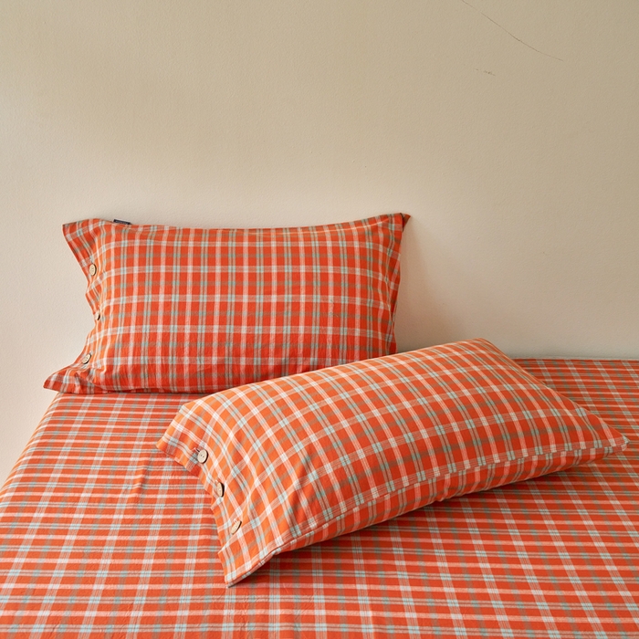 91家纺网 家纺一手货源 找家纺 （总）贝尔 PELLHOME 全棉纽扣色织水洗棉格子四件套单品系列-单枕套（可抖音代发）