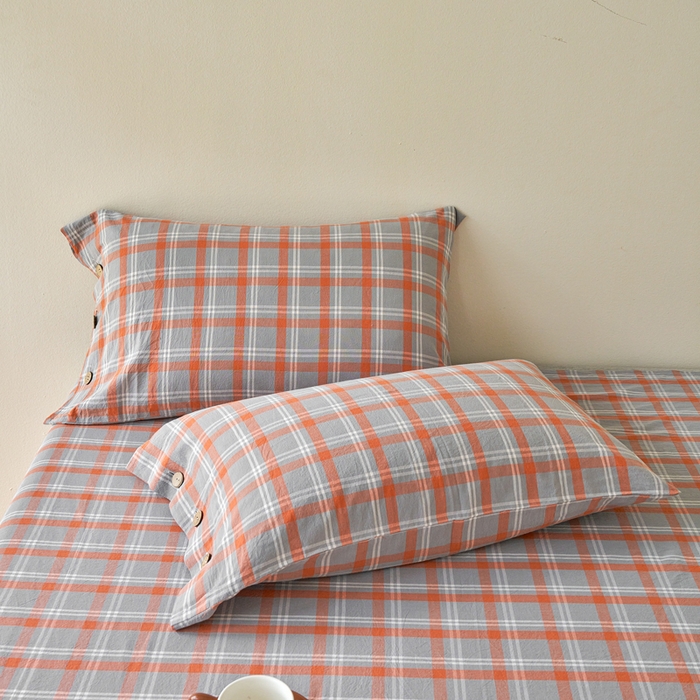 91家纺网 家纺一手货源 找家纺 （总）贝尔 PELLHOME 全棉纽扣色织水洗棉格子四件套单品系列-单枕套（可抖音代发）