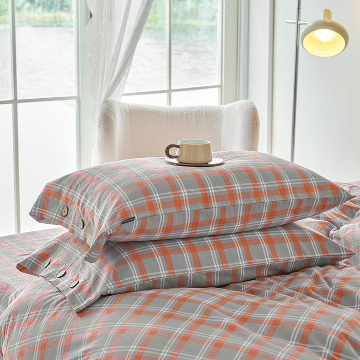 91家纺网 家纺一手货源 找家纺 贝尔 PELLHOME 全棉纽扣色织水洗棉格子四件套单品系列-单枕套（可抖音代发） 泊雅-桔