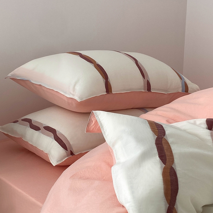 91家纺网 家纺一手货源 找家纺 贝尔 2025新款提花四件套三件套绞花系列-织梦 织梦-绞花系列（粉）