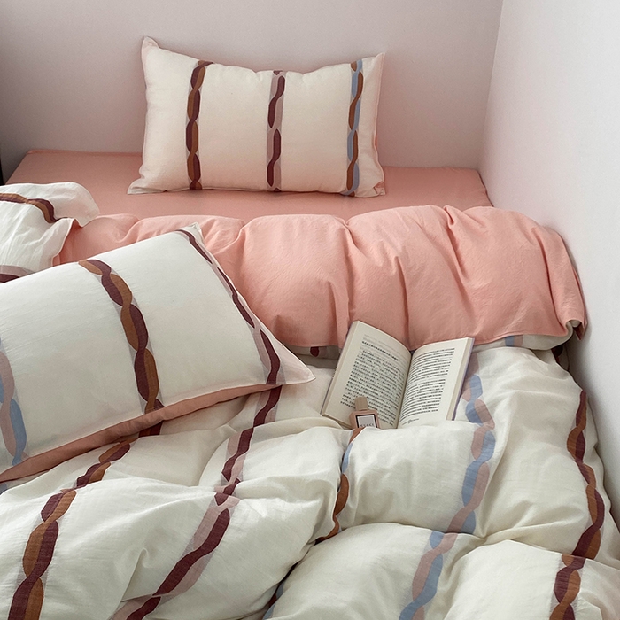 91家纺网 家纺一手货源 找家纺 贝尔 2025新款提花四件套三件套绞花系列-织梦 织梦-绞花系列（粉）