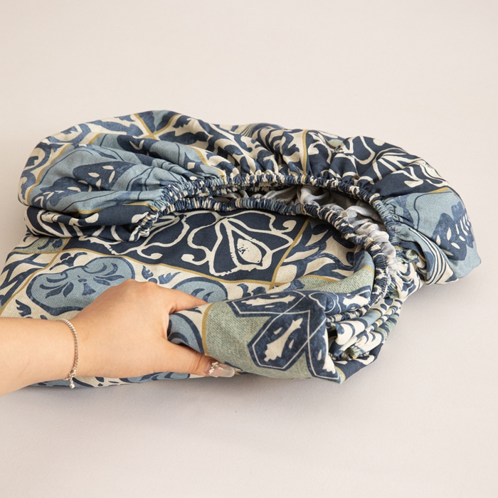 91家纺网 家纺一手货源 找家纺 眠博士 2025新款全棉混纺生态磨毛印花单床笠 磨毛床笠-浪漫蓝布