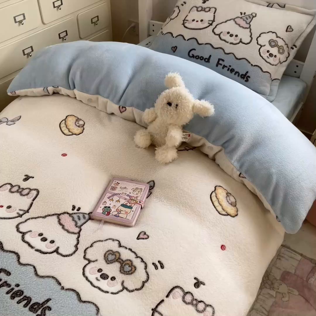 91家纺网 家纺一手货源 找家纺 川悦生活 2025新款立体雪花绒印花四件套学生床系列二场景一 快乐派对