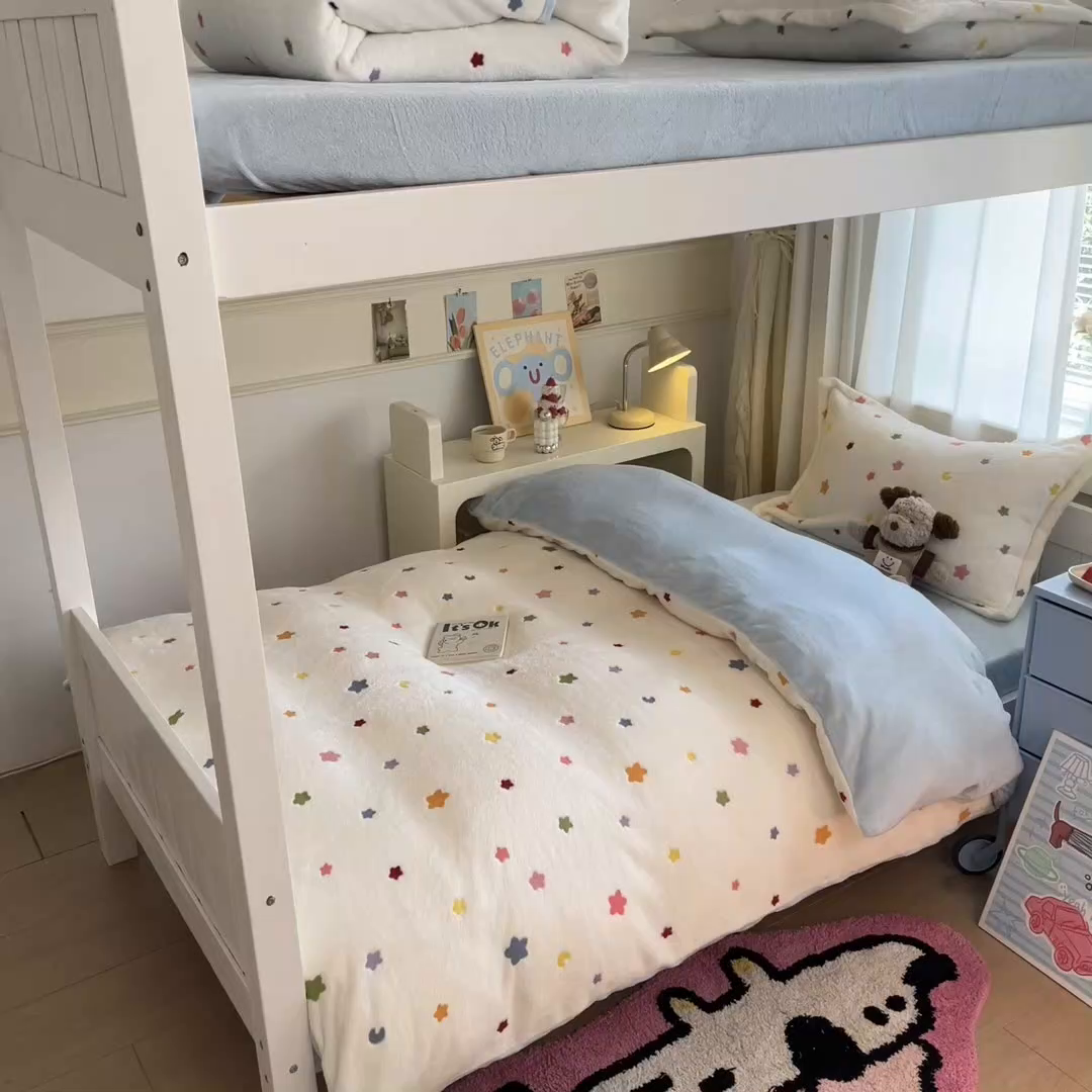 91家纺网 家纺一手货源 找家纺 川悦生活 2025新款立体雪花绒印花四件套学生床系列二场景一 奶昔星星