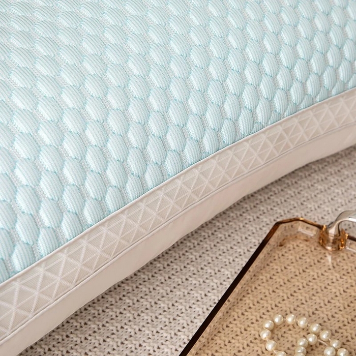 91家纺网 家纺一手货源 找家纺 浩宇家纺 2025新款凉豆豆枕芯外贸畅品枕头家用舒适网边透气四季款（支持定制） 兰色