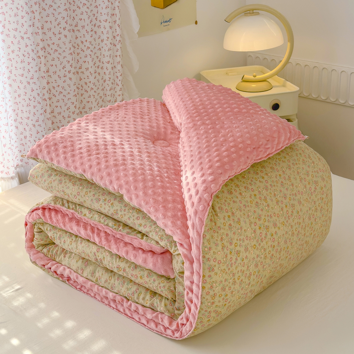 爱宝被业 2025新款A类水洗棉双层纱豆豆绒被芯 花颜悦色