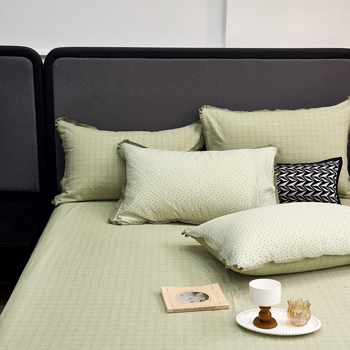 91家纺网 家纺一手货源 找家纺 （总）贝尔 2025新款urban classic枫叶全棉色织提花四件套-花边款