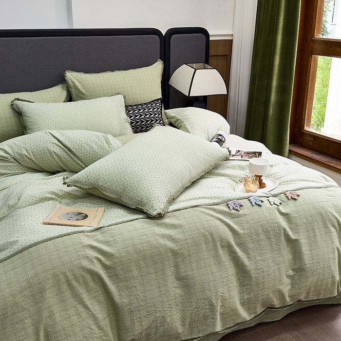 91家纺网 家纺一手货源 找家纺 （总）贝尔 2025新款urban classic枫叶全棉色织提花四件套-花边款