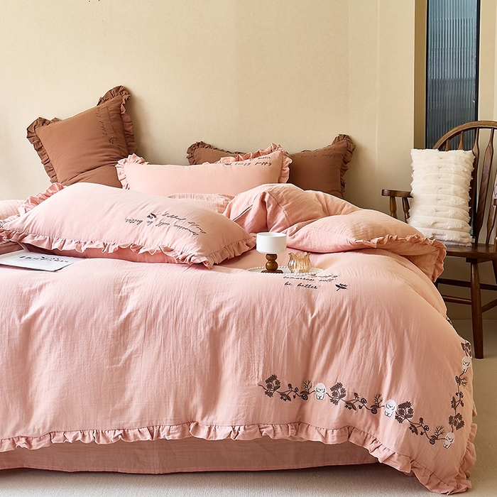 91家纺网 家纺一手货源 找家纺 （总）贝尔 2025新款全棉双层皱皱纱花边刺绣小狗四件套