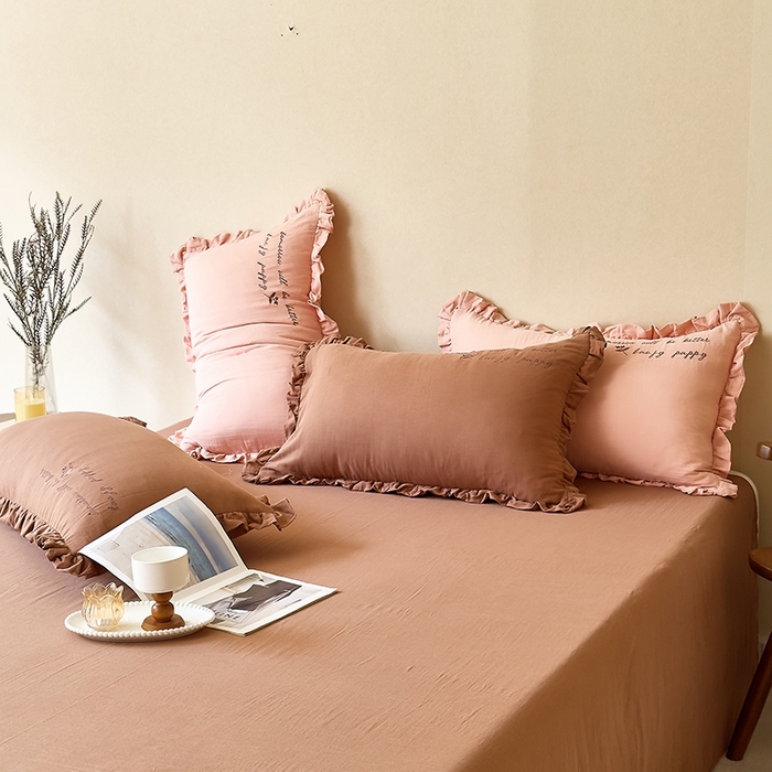 91家纺网 家纺一手货源 找家纺 贝尔 2025新款全棉双层皱皱纱花边刺绣小狗四件套 小狗-棕咖